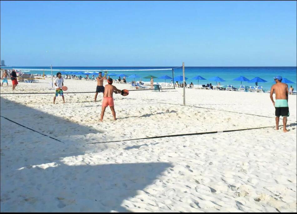 Amazing Beachfront Apartment Cancún Exterior foto